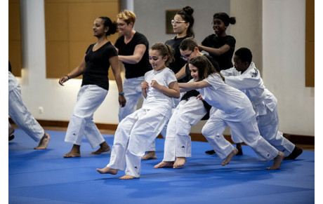 La rentrée approche ! Les cours reprennent le lundi 1e septembre à 19h30. 1 Nouveau cours le jeudi entre 12h15 et 13h30